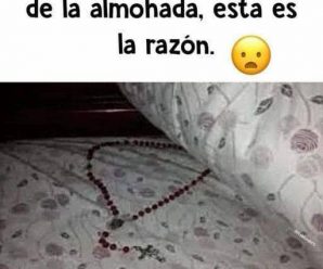 Guarda un rosario debajo de la almohada