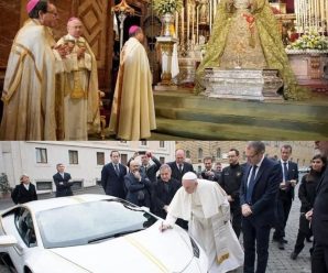 😳 La inmensa Fortuna que dejó el Papa Francisco revela su mujer…Ver más