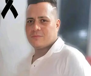 Después de varios días de búsqueda, él padre se encuentra con el terrible…Ver más