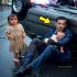 NIÑA SIN HOGAR VE A UN MILLONARIO HERIDO CON UN BEBÉ BAJO LA LLUVIA, PERO ELLA LO RECONOCE CUANDO…