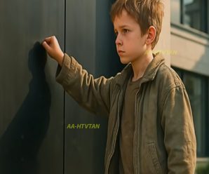 NIÑO HAMBRIENTO TOCA A LA PUERTA DE LA MANSIÓN SIN SABER QUE EL MILLONARIO LLORABA POR SU HIJO…