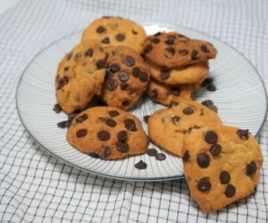 GALLETAS CON CHISPAS DE CHOCOLATE