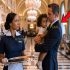 La camarera se congeló al ver a su hija en los brazos del dueño del hotel… y no sabía lo peor.