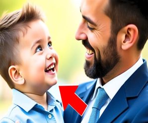 UN MILLONARIO VE AL HIJO DE LA SIRVIENTA QUE SE PARECE MUCHO A ÉL, Y EL NIÑO DICE “¿PAPÁ”