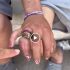 Prometió no quitarse el anillo de su boda y terminó perdi…Ver más